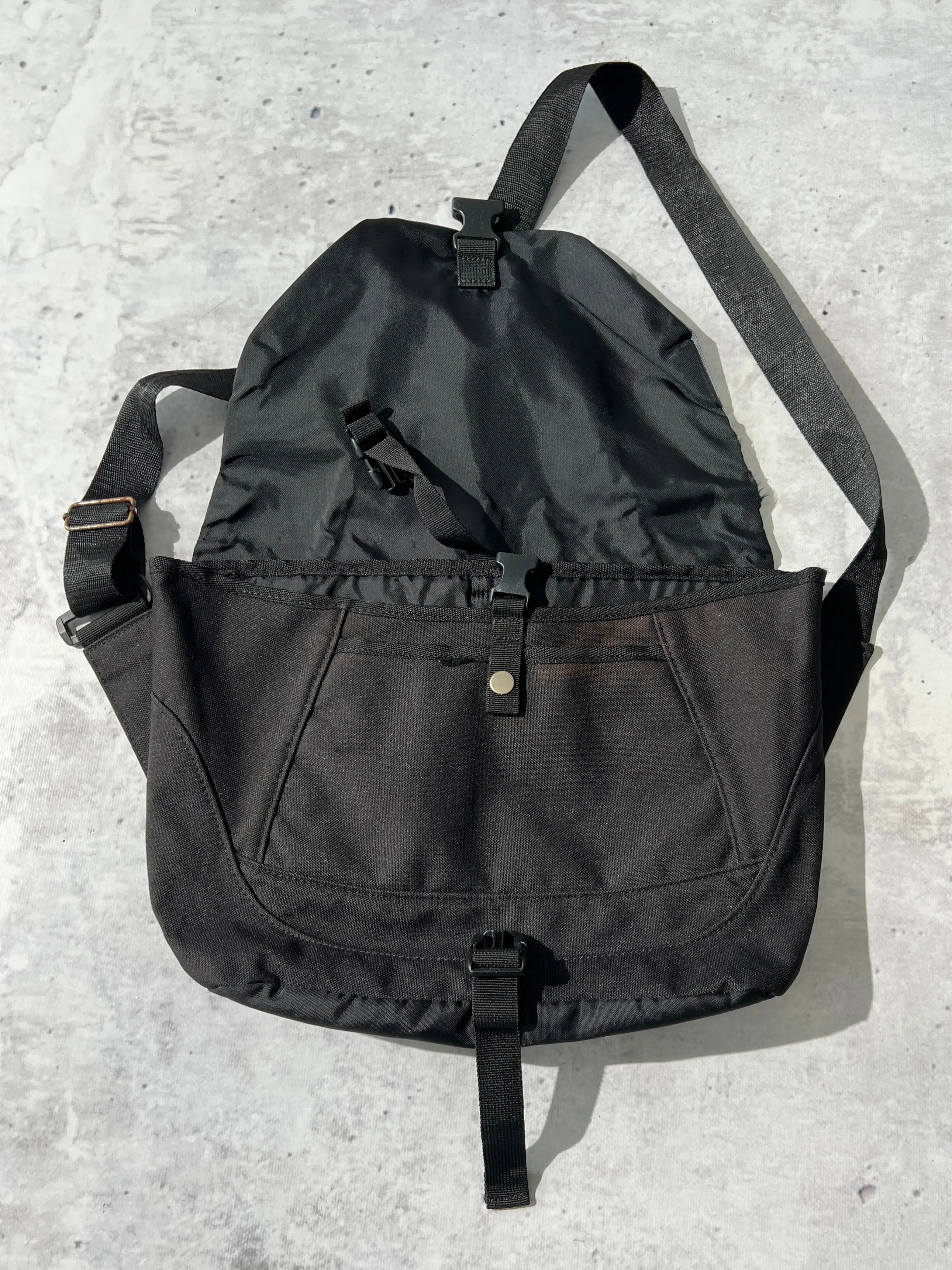 90's Nike canvas shoulder / messenger bag (one size)