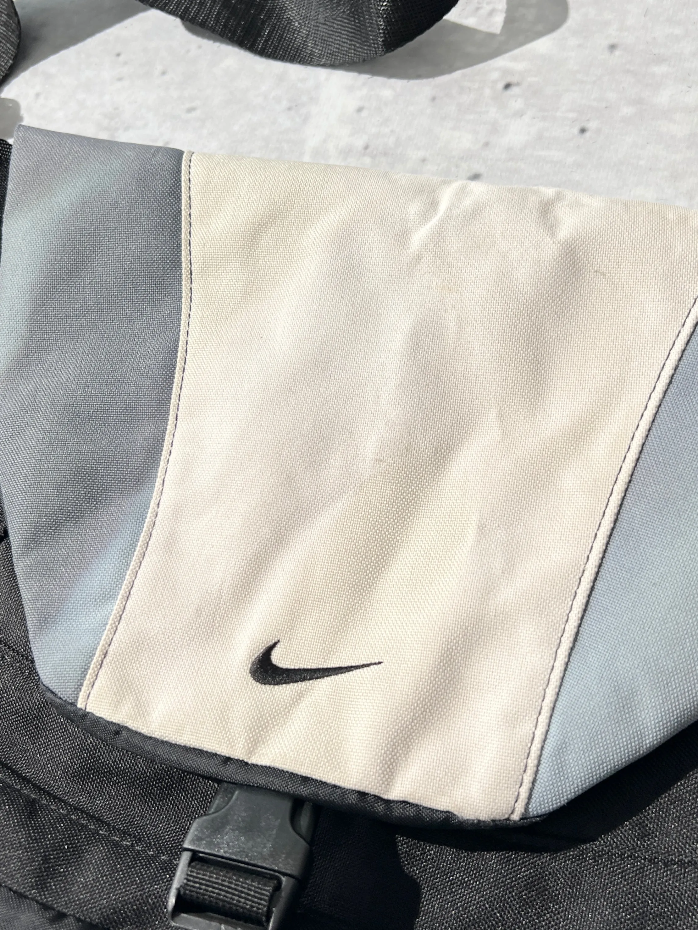 90's Nike canvas shoulder / messenger bag (one size)