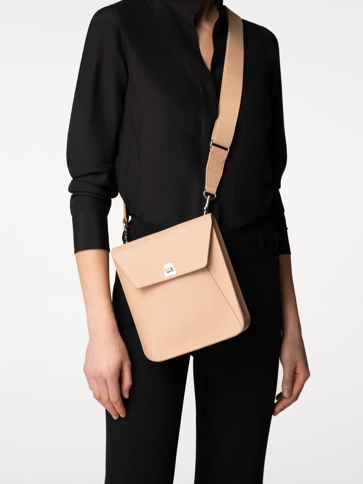 Little Anouk Messenger in Calf Leather