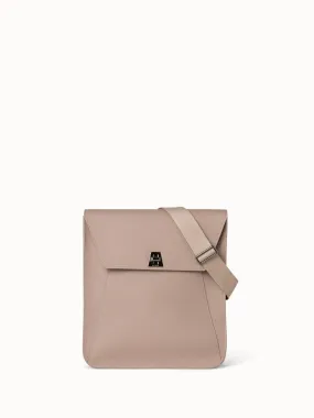 Medium Anouk Messenger in Cervocalf Leather