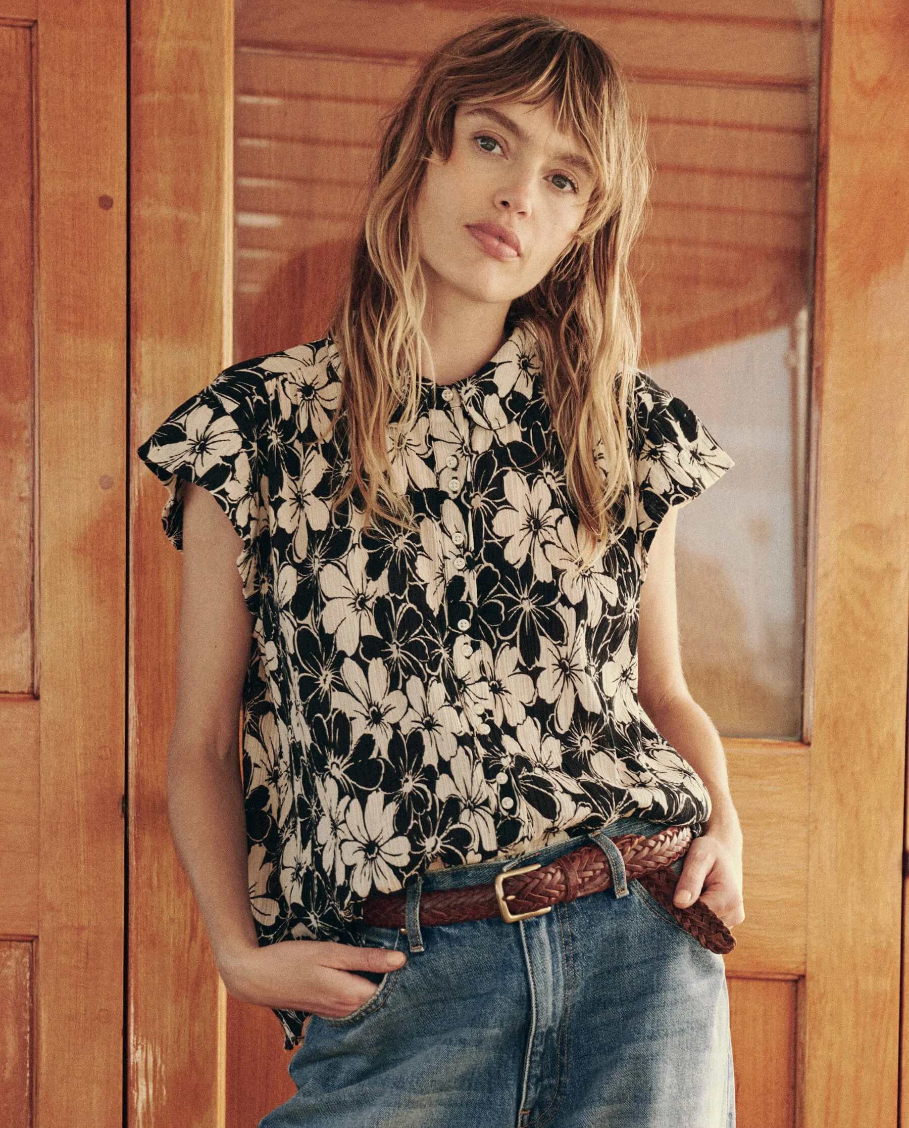 The Great Wren Top in Black and Cream Hibiscus Floral